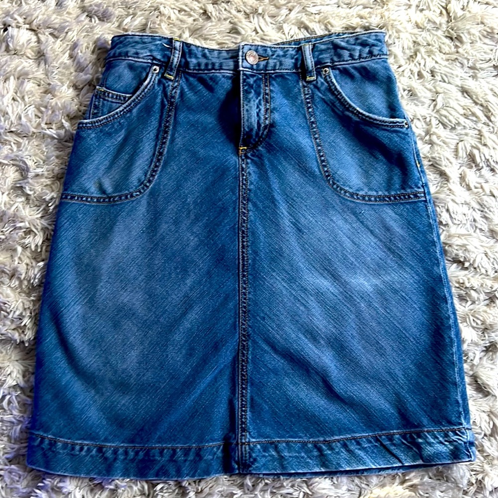 Vintage Banana Republic Denim Skirt size 6 no split knee length
